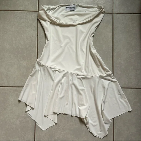 Princess Polly Mini Dress in White. Size 6 US/ 10 AU - Picture 4 of 5